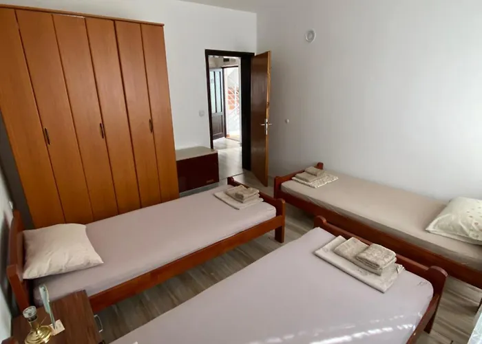 Dora Prázdninový dům